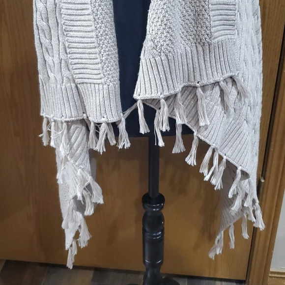 Matilda Jane tan fringed sleeveless long open front cable knit cardigan - Picture 4 of 8